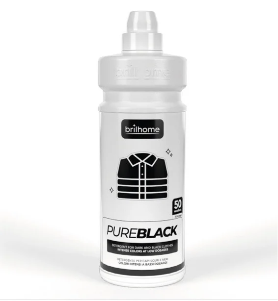 Reinigungsmittel Pure Black de bienêtre en soit pour laver le linge noir et foncé, bouteille de produit de nettoyage.