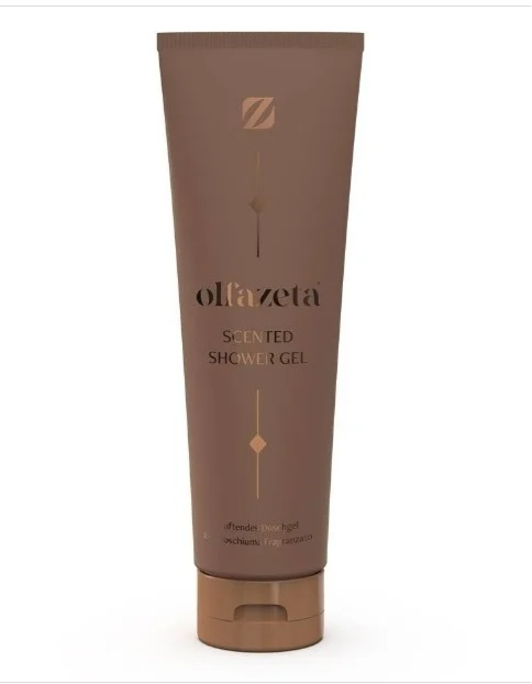 Gel douche pour hommes Chogan, 250 ml, flacon avec étiquette, montre le produit prêt à être utilisé dans la douche.