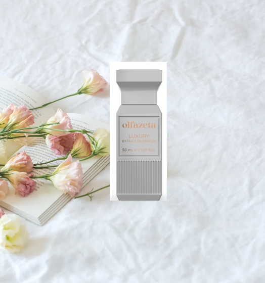 Luxury unisex perfume Sweet Dust by bienêtre en soit in elegant bottle with soft, pastel colors.