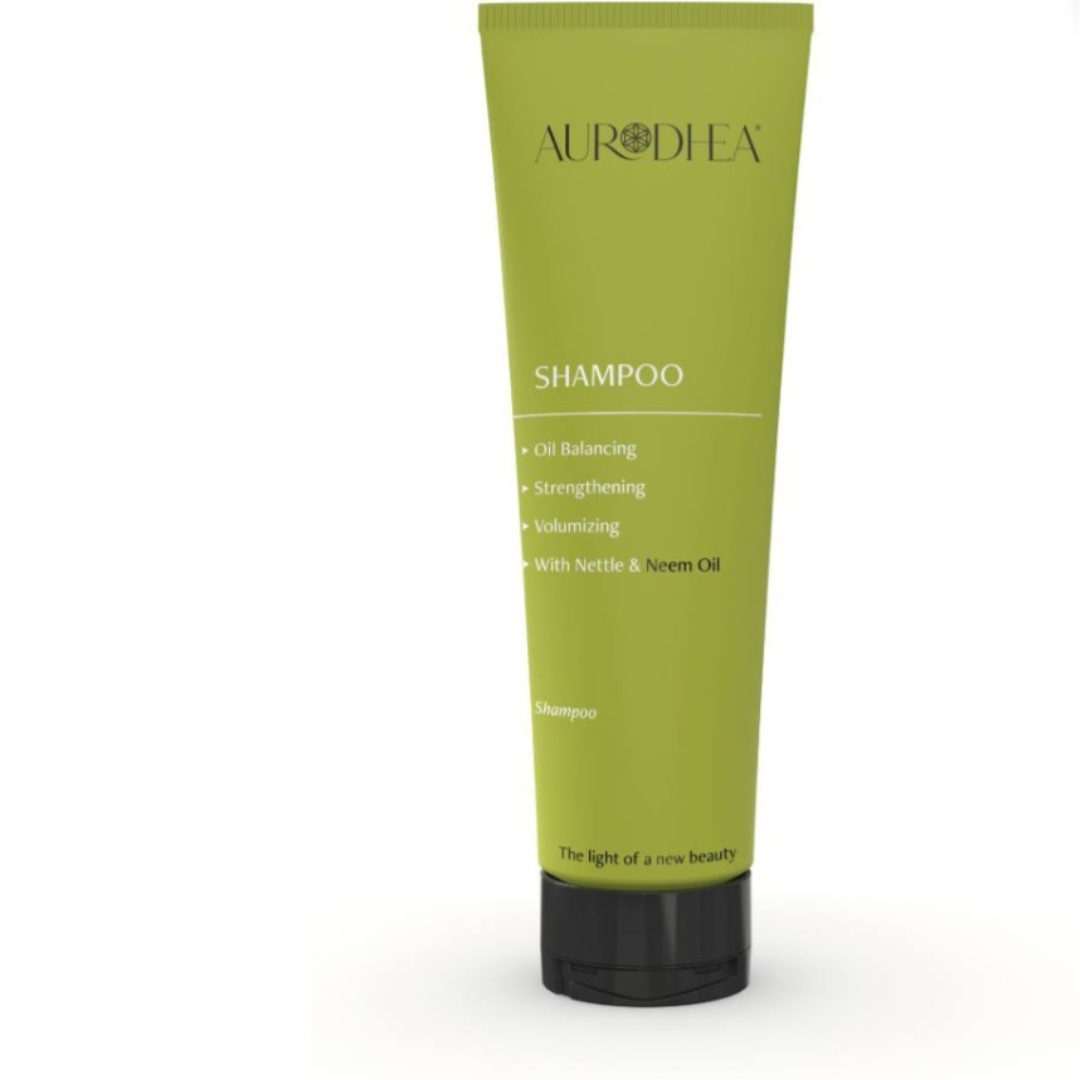 Shampoo bien-être en soit au neem, 250 ml, pour cheveux, bouteille avec étiquette verte et liquide transparent.