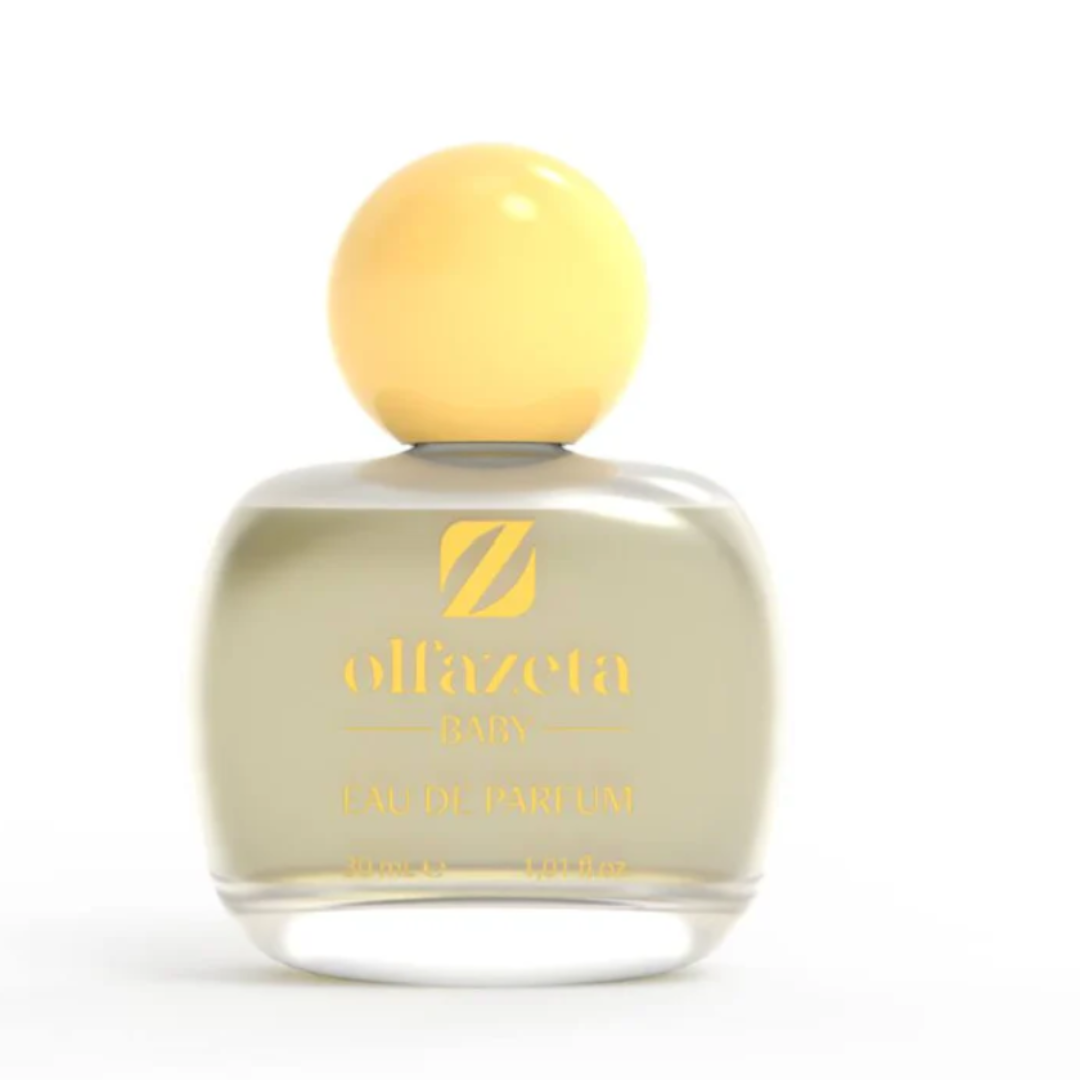 Parfum pour bébé de 0 à 2 ans bien-être en soit, flacon élégant avec étiquette apaisante et design doux.