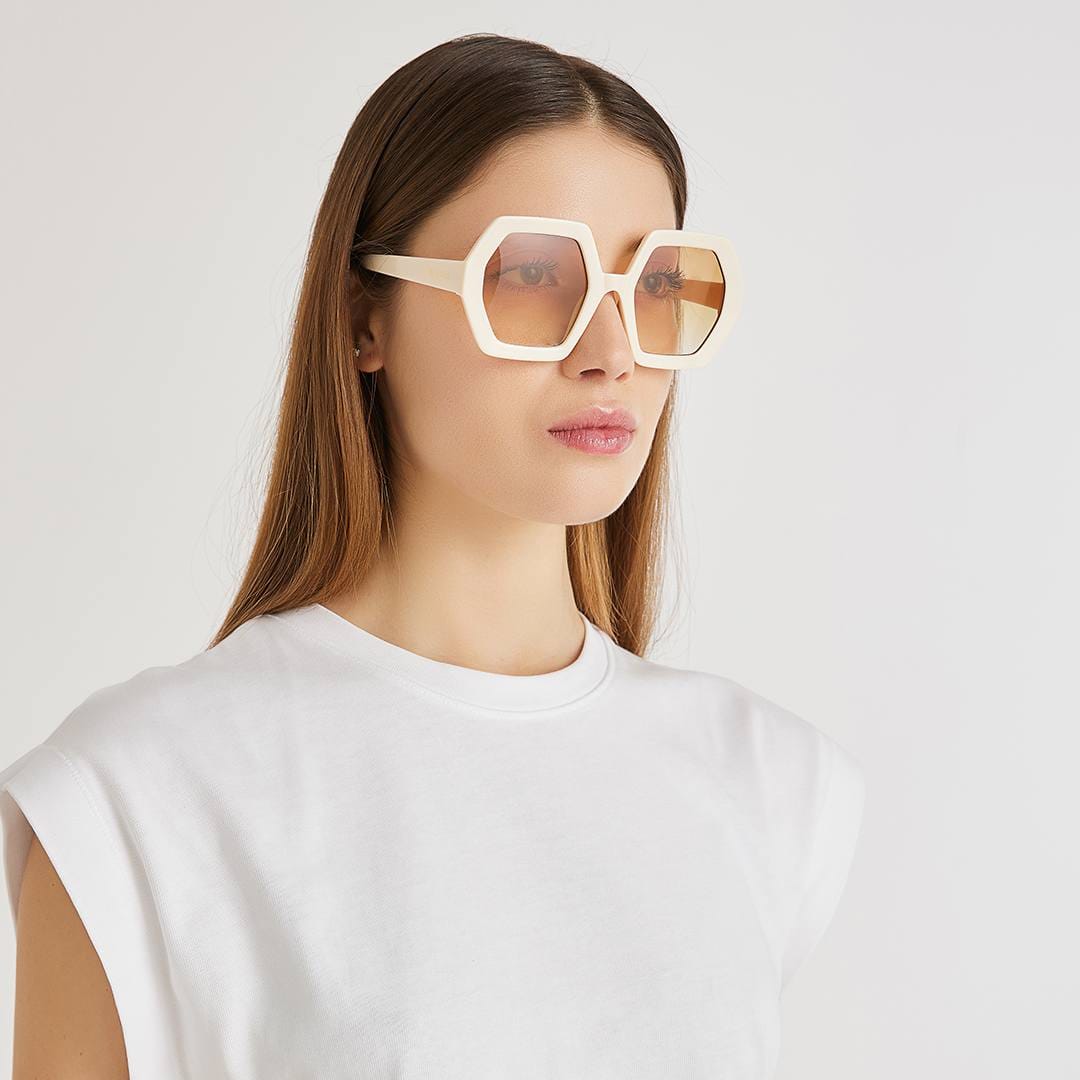 Lunettes de soleil Taormina Chogan bei bienêtre en soit avec monture élégante et verres teintés, vue de face.